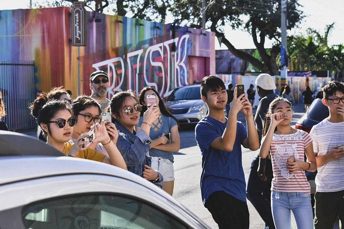 Explore Wynwood with local artist - The First 15 Minutes at Wynwood Walls