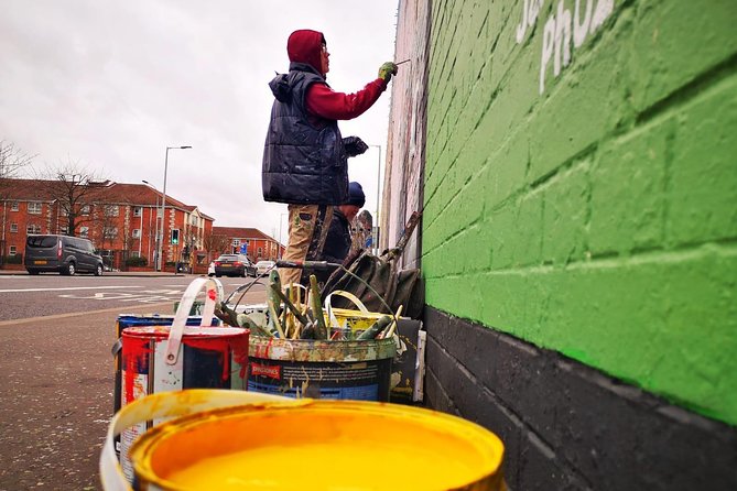 Famous 1.5 hour Belfast Murals Tour - A private van tour in 90 minutes