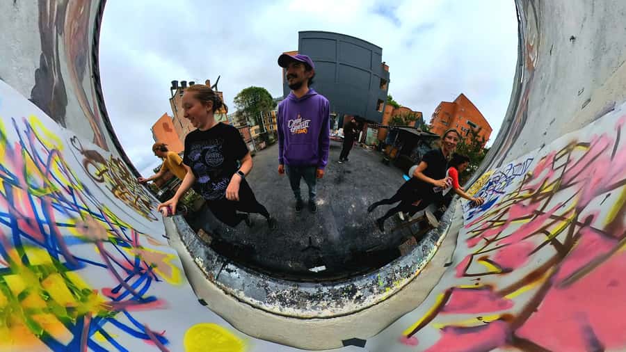Fun Graffiti Workshop: The Art of Aerosol and Color - From First Lines to a Graffiti Name