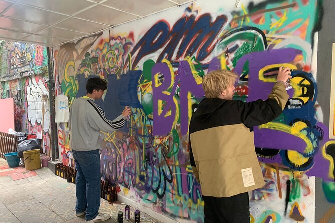 Fun Graffiti Workshop: The Art of Aerosol and Color - Handling Spray Paint Without Losing Control