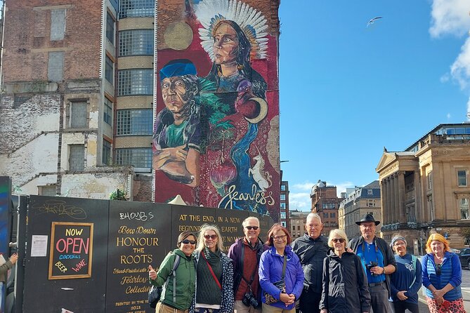 Glasgow Street Art Daily Walking Tour: 2pm - Billy Connolly above the city street
