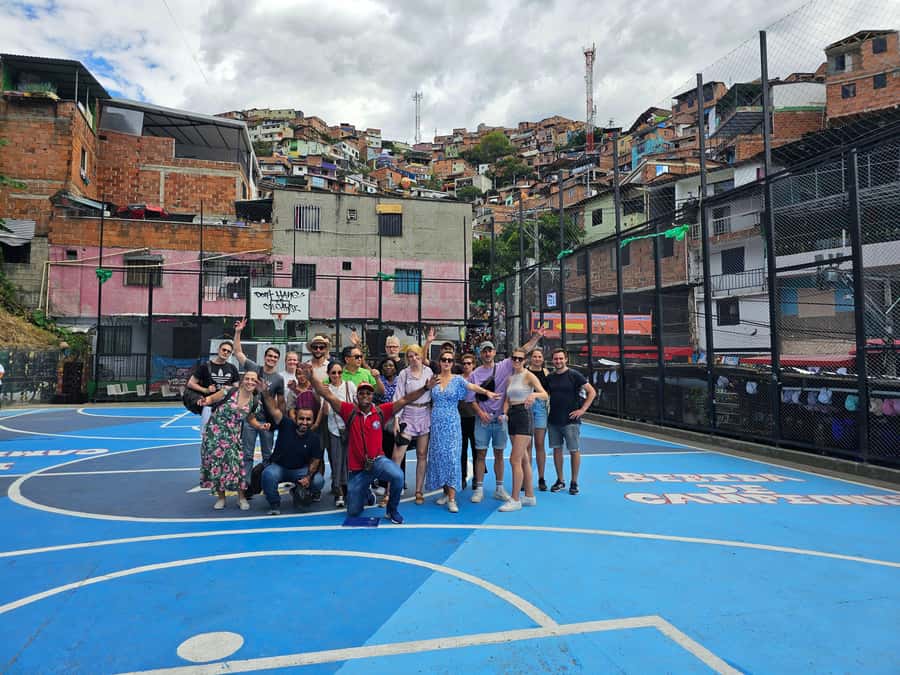 Graffiti Tour comuna 13 and cable car (made by local guides) - Key points to know before you book