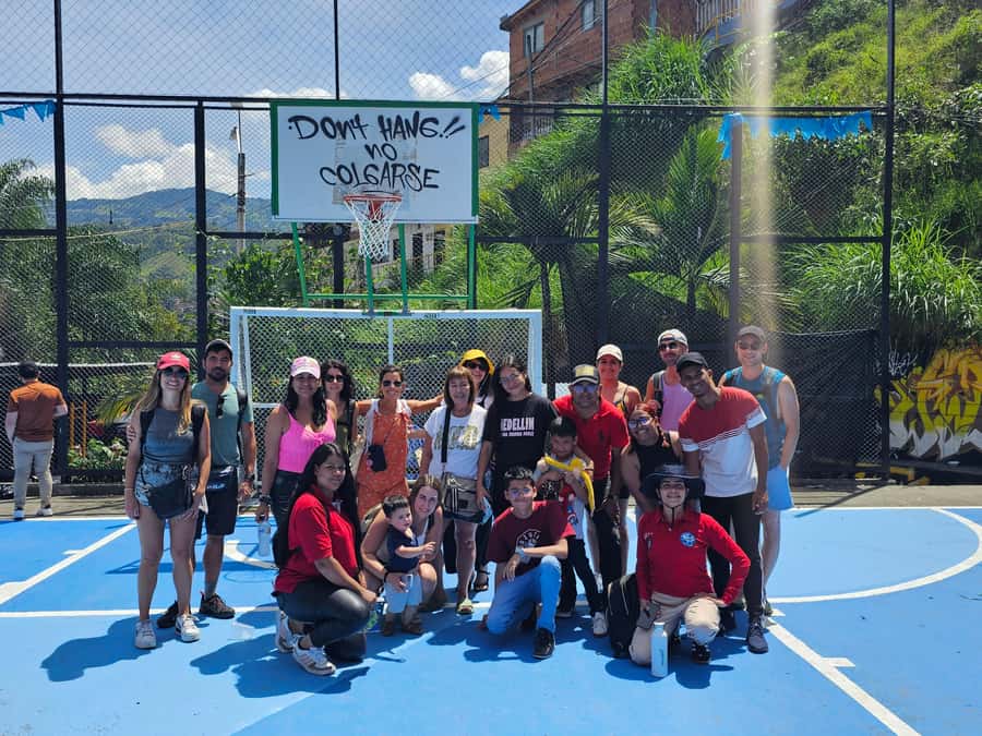 Graffiti Tour comuna 13 and cable car (made by local guides) - The mass-grave mountain and a serious final conversation