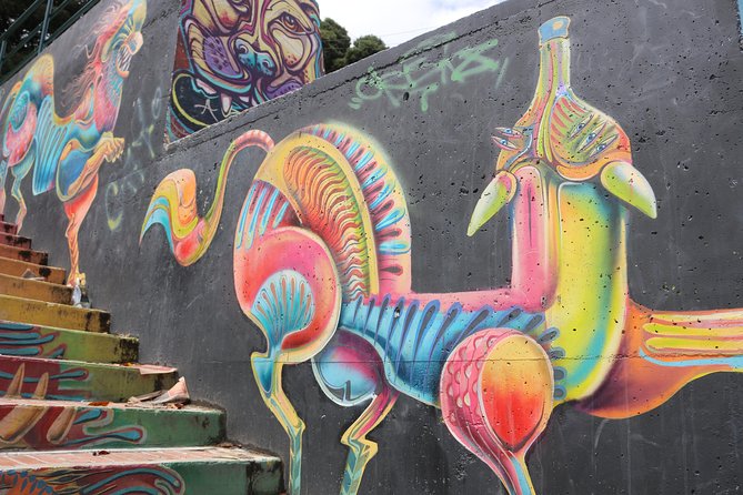 Graffiti Tour in La Candelaria Bogotá with Transportation - Transport, timing, and the airport option