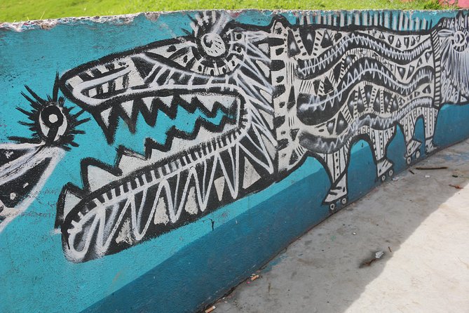 Graffiti Tour in La Candelaria Bogotá with Transportation - A small taste and a closer look at local life