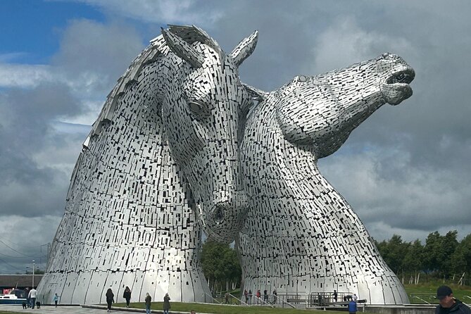 Highland Cows, Glasgow Cathedral, Murals, Kelpies Half Day Tour - What the guides add to the day