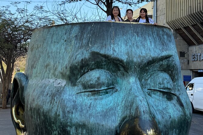 Historic tour in the center and murals of Orozco - What the English-speaking guide adds