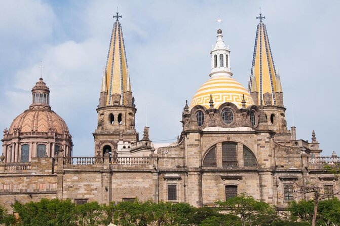 History and Murals: Walking Tour Guadalajara - Key points at a glance