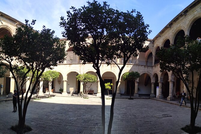 History and Murals: Walking Tour Guadalajara - From the city’s founding to Plaza Tapatía
