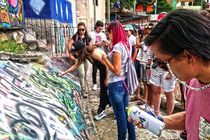 History and Street Art Tour in Comuna 13 - Timing, Meeting Point, and Walking Practicalities