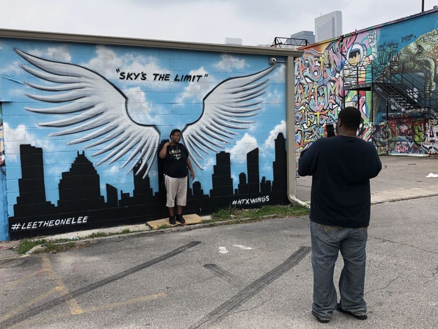 Houston: Mural Tour by Electric Cart - The electric cart is the right vehicle for this route