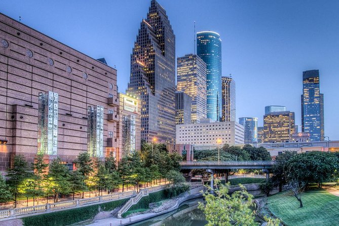 Houston's Official City & Mural Tour! - Murals first, with Houston’s street art in view