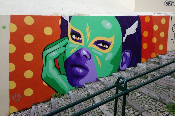 Kickstart Street Art Tour in Lisbon - What the guide adds to the experience