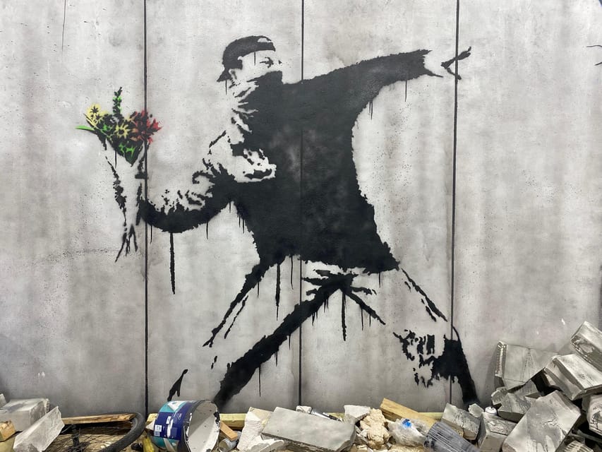 Krakow: Muzeum Banksy Entry Ticket - What you learn about Banksy’s method