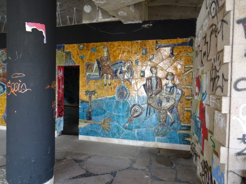 Lisbon: Private Tuk-Tuk Street Art Tour for 2,5 hours - Why this tuk-tuk tour makes sense for Lisbon