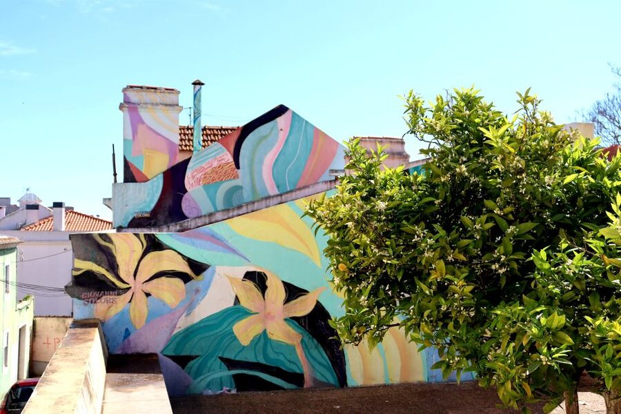 Lisbon: Street Art and Historical Walking Tour - Should you book the Lisbon Street Art and Historical Walking Tour?