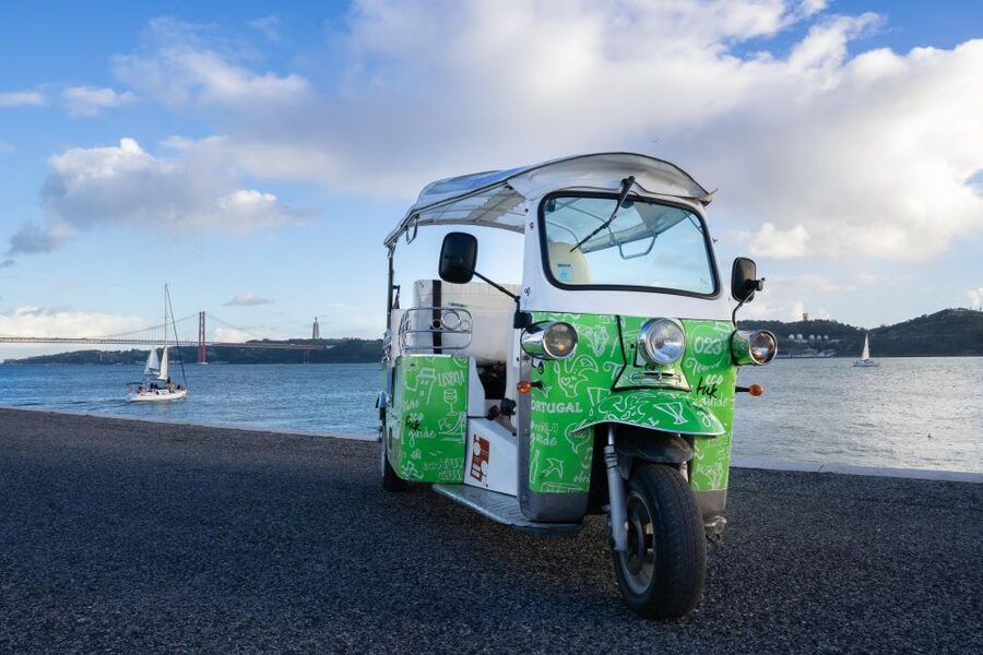 Lisbon Street Art by Tuk Tuk : Graffiti & Murals Discovery - ADD and FUEL show the city’s changing walls