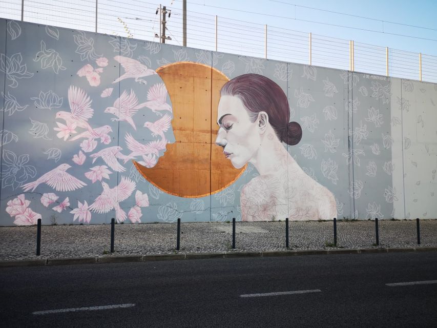 Lisbon: Street Art Tuk Tuk Tour - Convents, palaces, and factory workers’ homes