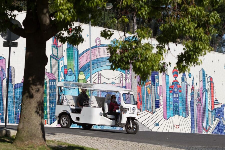 Lisbon: Street Art TukTuk Tour - What the two-hour timing really gives you