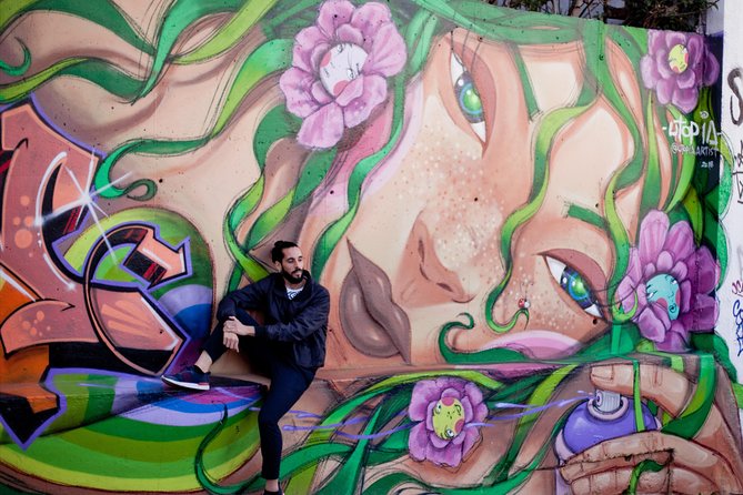 Lisbon: Street Art Walk - Graça, where old Lisbon meets new art