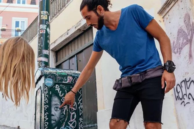 Lisbon: Street Art Walk - Secret corners and the International Women’s Day gallery