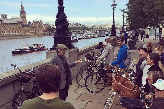 London Bike Tour: Landmarks, Secret Gems, Pub Stop & Street Art - Lambeth Palace to Westminster Abbey