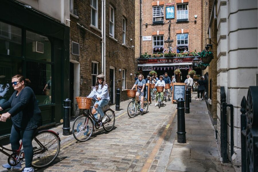 London: Landmarks & Secrets Bike Tour with Pub & Street Art - Admiralty Arch, Trafalgar Square and Covent Garden