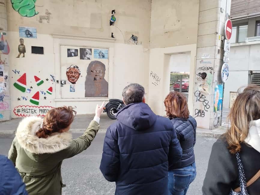 Lyon: Street Art in the Croix Rousse district - Starting at Place de la Croix-Rousse