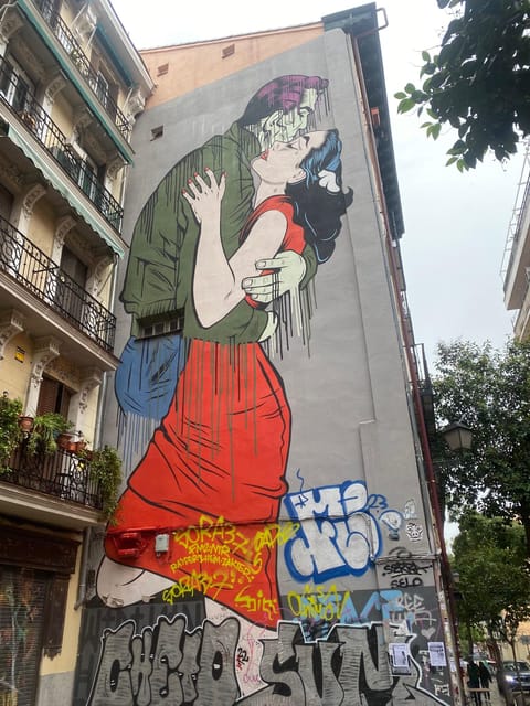 Madrid: Private Grafitis/Street Art Segway Tour 2h - What the private guide adds