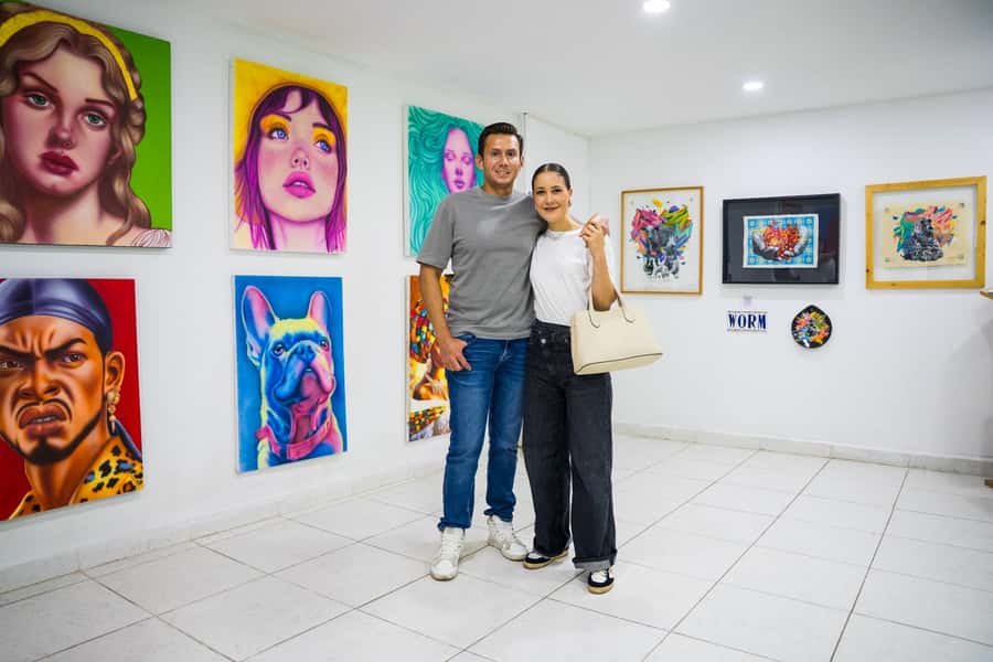 Medellín: Comuna 13 Tour with Snacks And Your Own Graffiti - Why a guide matters in Comuna 13