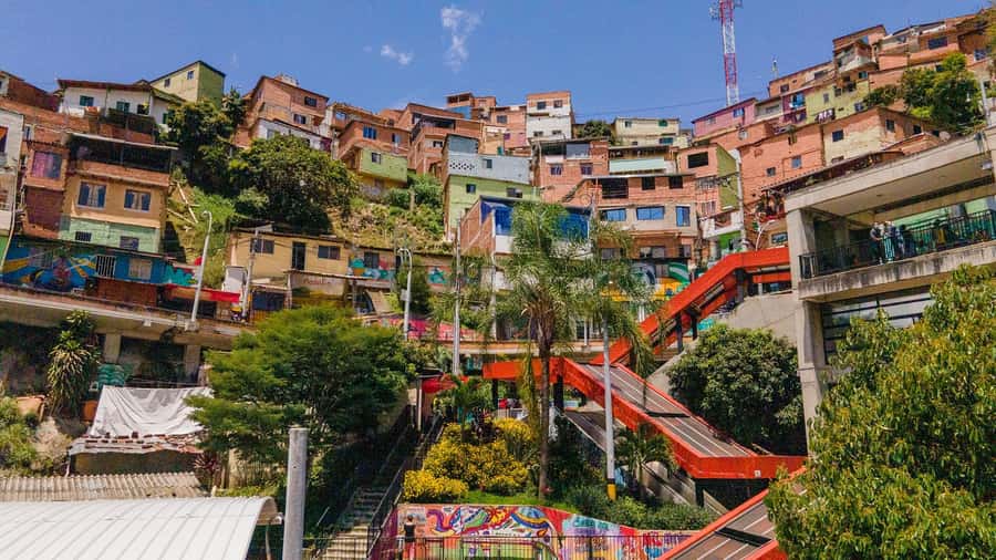 Medellin: Graffiti Tour Comuna 13 - Why Comuna 13 deserves more than a quick photo stop
