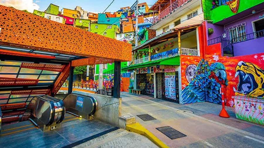 Medellin: Graffiti Tour Comuna 13 - Hotel pickup makes a three-hour visit easier