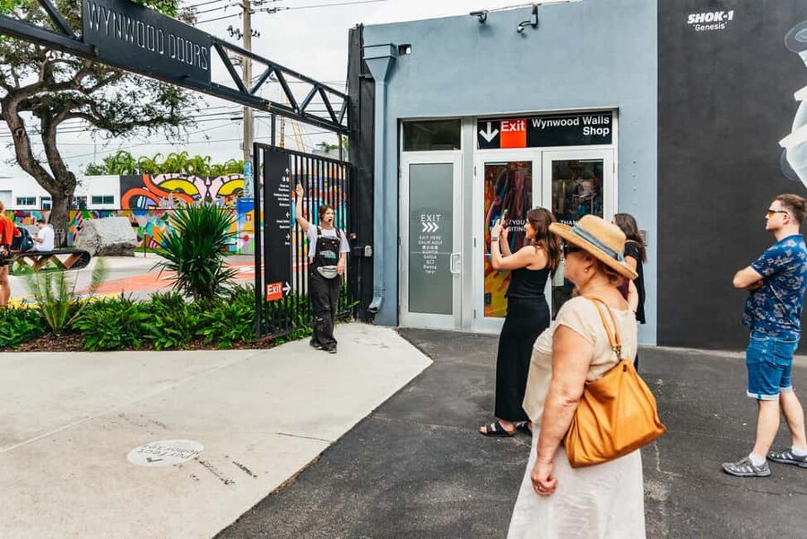 Miami: Wynwood Walls, Galleries, and Murals Guided Tour - Arrival, parking, and practical details