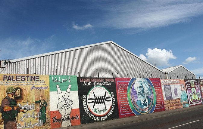 N0 1 Belfast black cab Irish and British mural 2hr private tour - Key points to know before booking