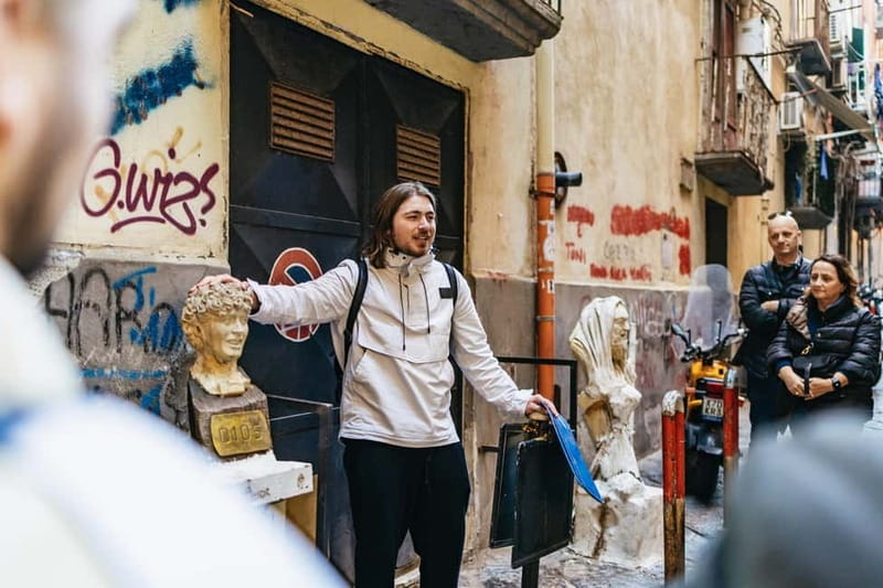 Naples: Spanish Quarters Folk Street Art w/ Sweets Tasting - Finishing on Via Toledo