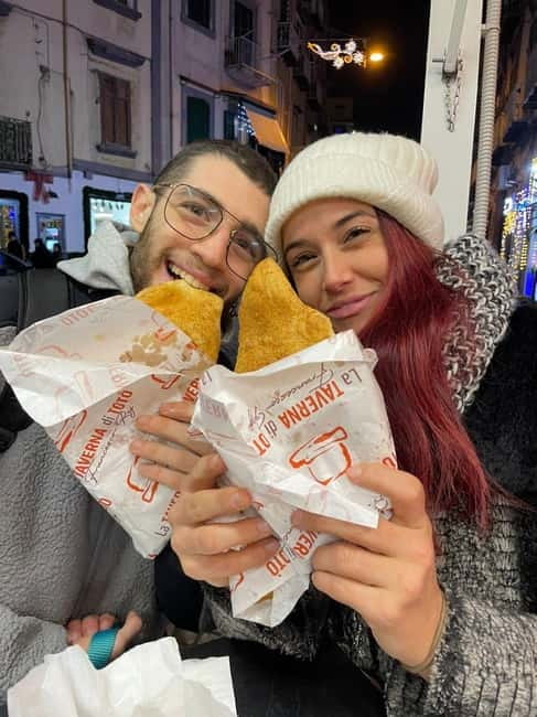 Naples: Street Art, Wine and Food Tasting Walking Tour - Pizza, mozzarella, and the savory stops