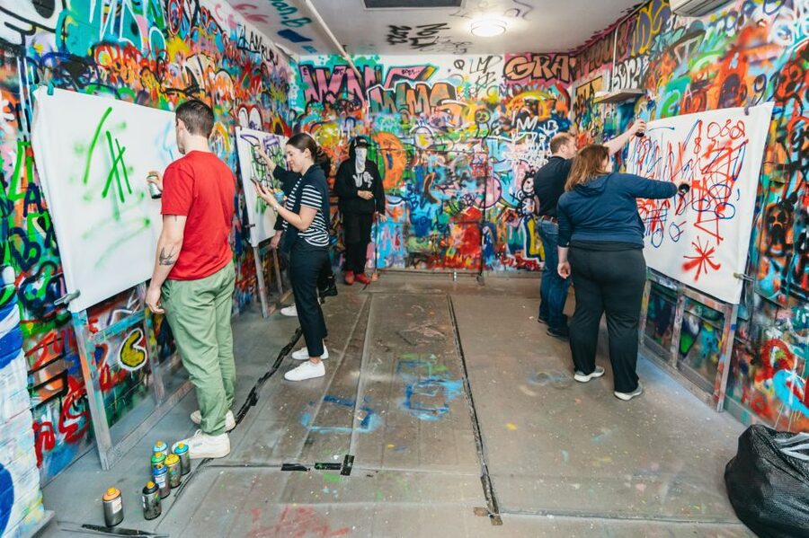 NYC: Brooklyn Graffiti Workshop with Local Artist - Small details that make the hour work better