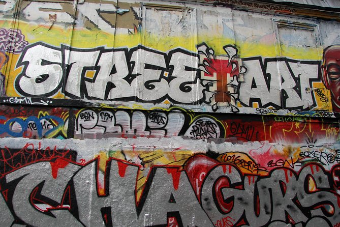 Paris Off the Beaten Path Street Art Walking Tour - The small-group format and its value