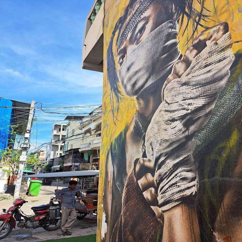 Phnom Penh | Food & Street Art Half Day Tour by Tuk Tuk - Guides make the difference