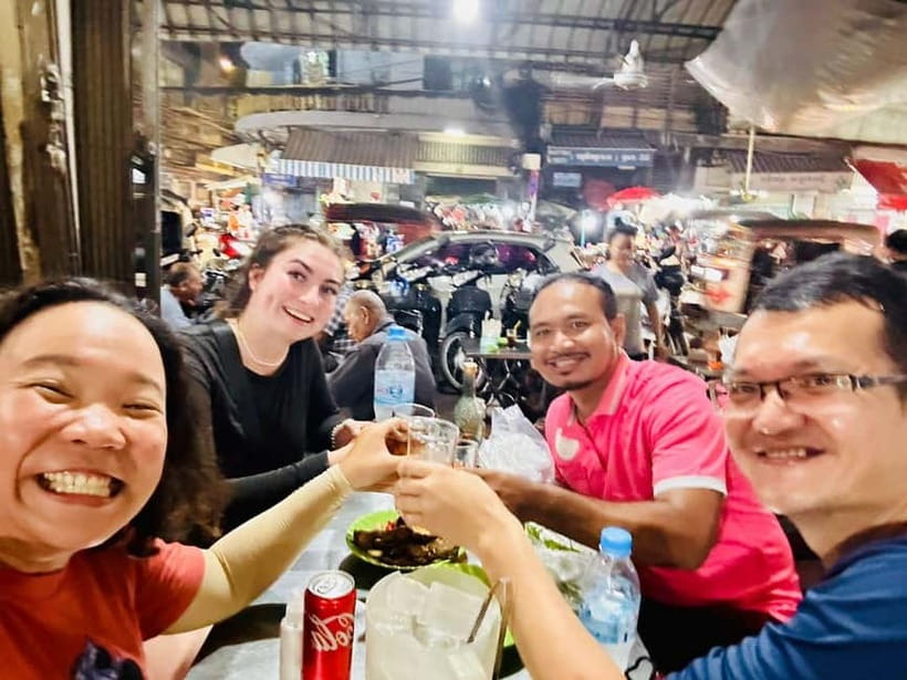 Phnom Penh: Street Art and Food Tour with Pickup and Beer - Key points at a glance