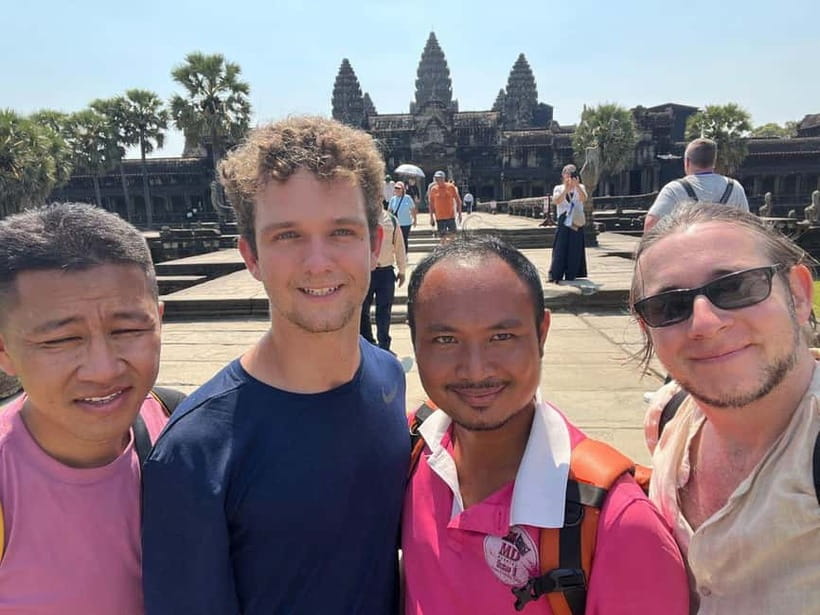 Phnom Penh: Street Art and Food Tour with Pickup and Beer - Lot Cha and the Russian Market dessert stop