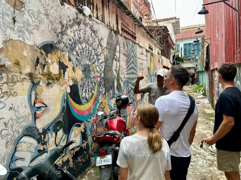 Phnom Penh: Street Art and Noodle Tour by Tuk Tuk - The first noodle stop sets the pace