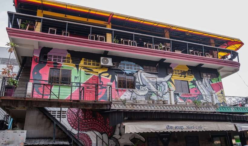 Phnom Penh: Street Art & Food Tour by Tuk-Tuk - Practical details before you book