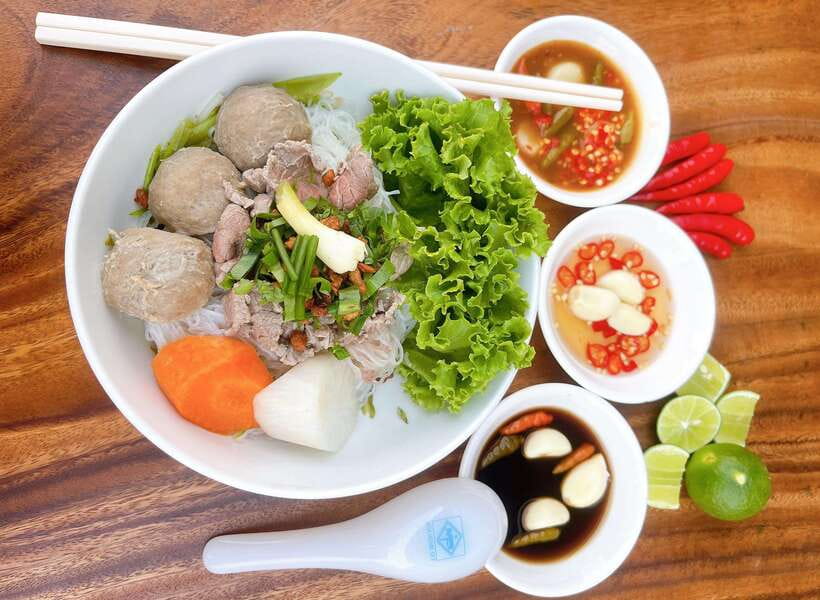 Phnom Penh: Street Art & Food Tour by Tuk-Tuk - Why this Phnom Penh tour feels different