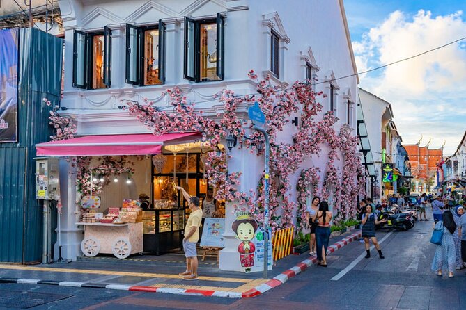 Phuket: Old Town Morning Street Art Walking Tour with Lunch - A useful first look at Phuket Old Town