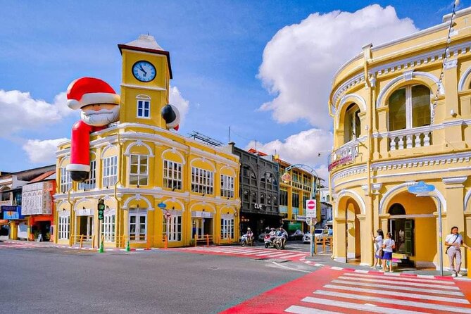 Phuket: Old Town Morning Street Art Walking Tour with Lunch - Sitao Ceramic Studio gives you something to do