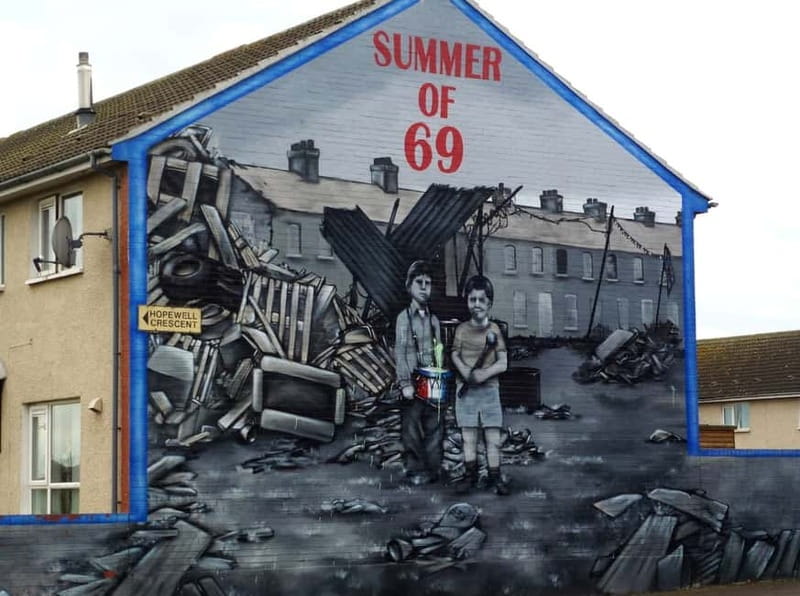 Political Wall Murals and Peacewall - Key points to know before you book
