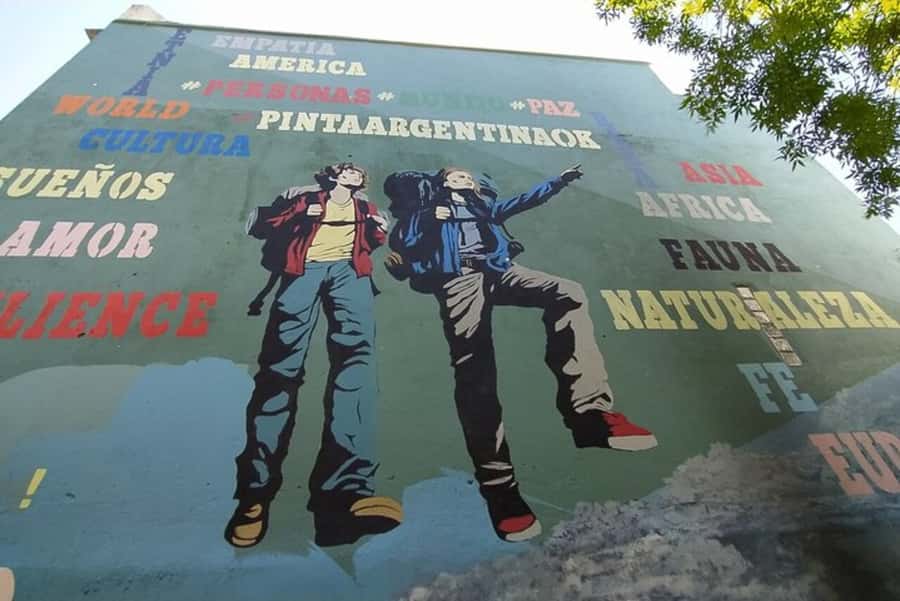 Premium Argentinian Wine and Malbec Tasting & Urban Art Tour - Tasting Malbec, Torrontés, and other Argentine varieties