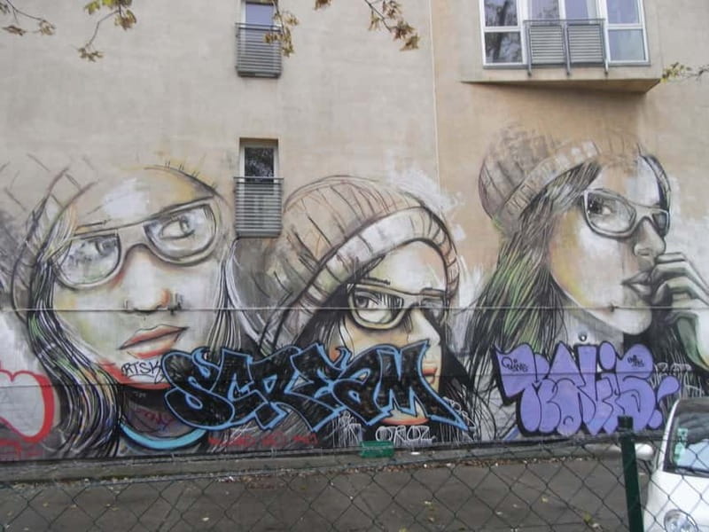Private Alternative Berlin Tour -Murals, Graffiti and Squats - Dead Chicken Alley and Haus Schwarzenberg