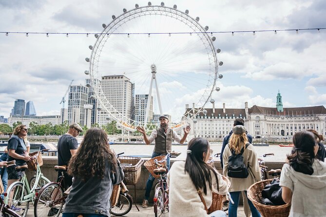 Private Royal London Bike Tour with pub & street art - Starting in Lambeth with a short practice loop